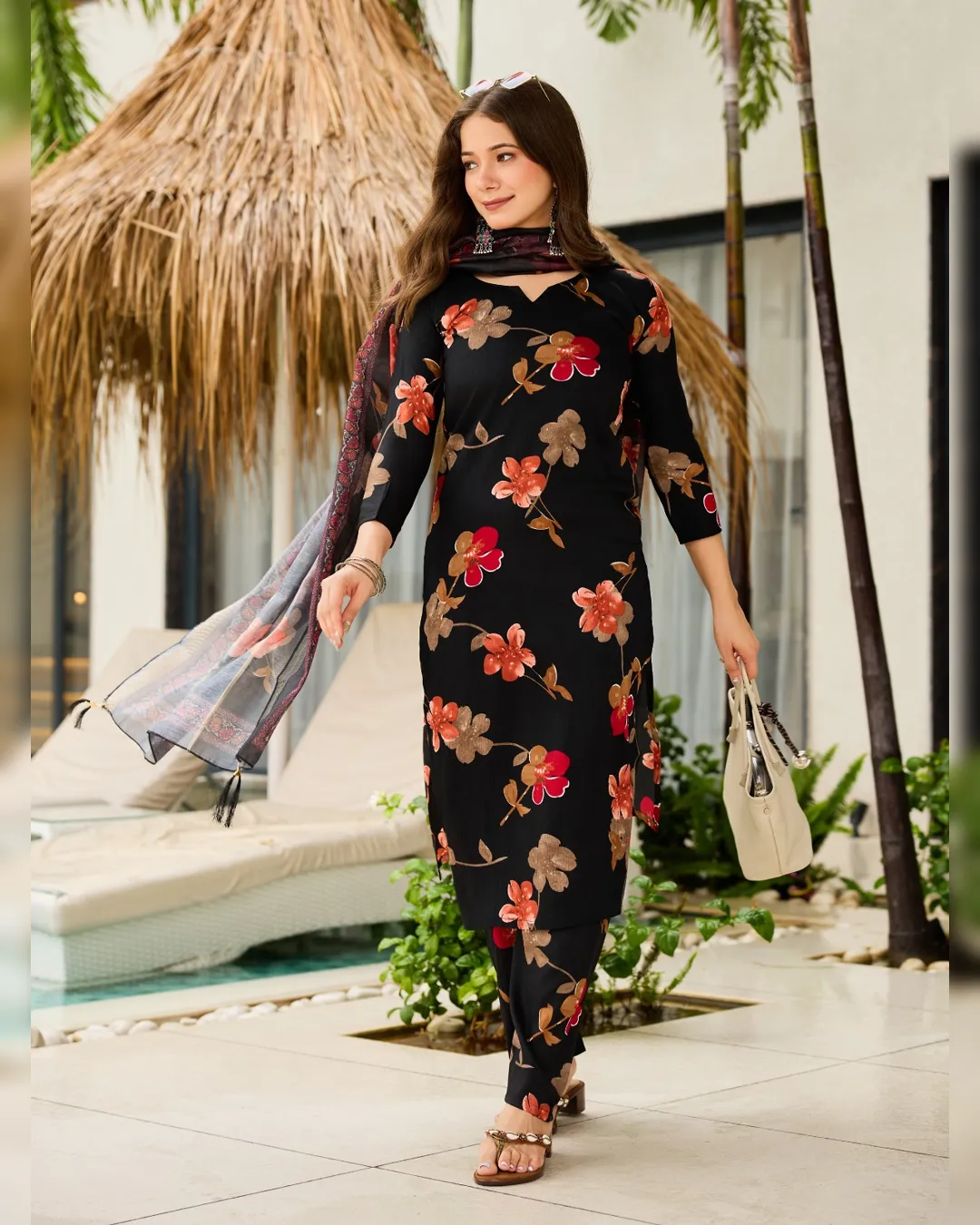 Graceful Silk Blend Embroidered Kurta Set with Jacquard Organza Dupatta - Image 5
