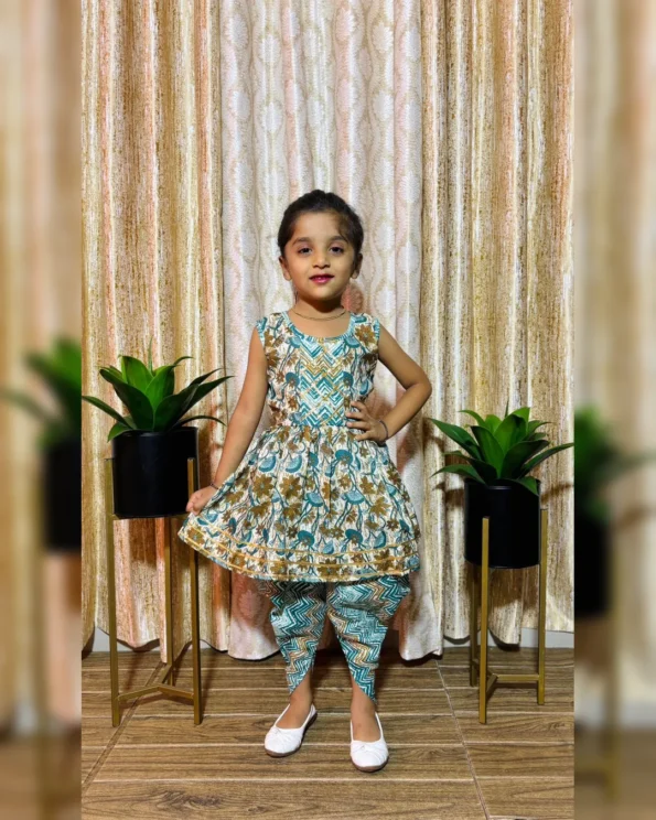Ethnic Floral Kurta - Image 2