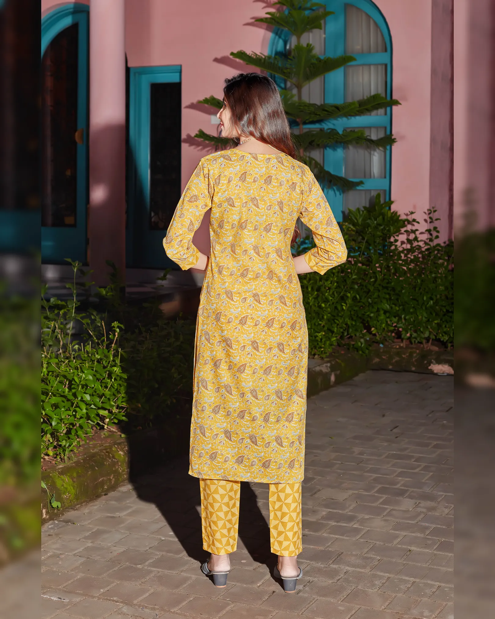 Women’s Cotton Blend Digital Print Kurta with Pant Set - Image 15