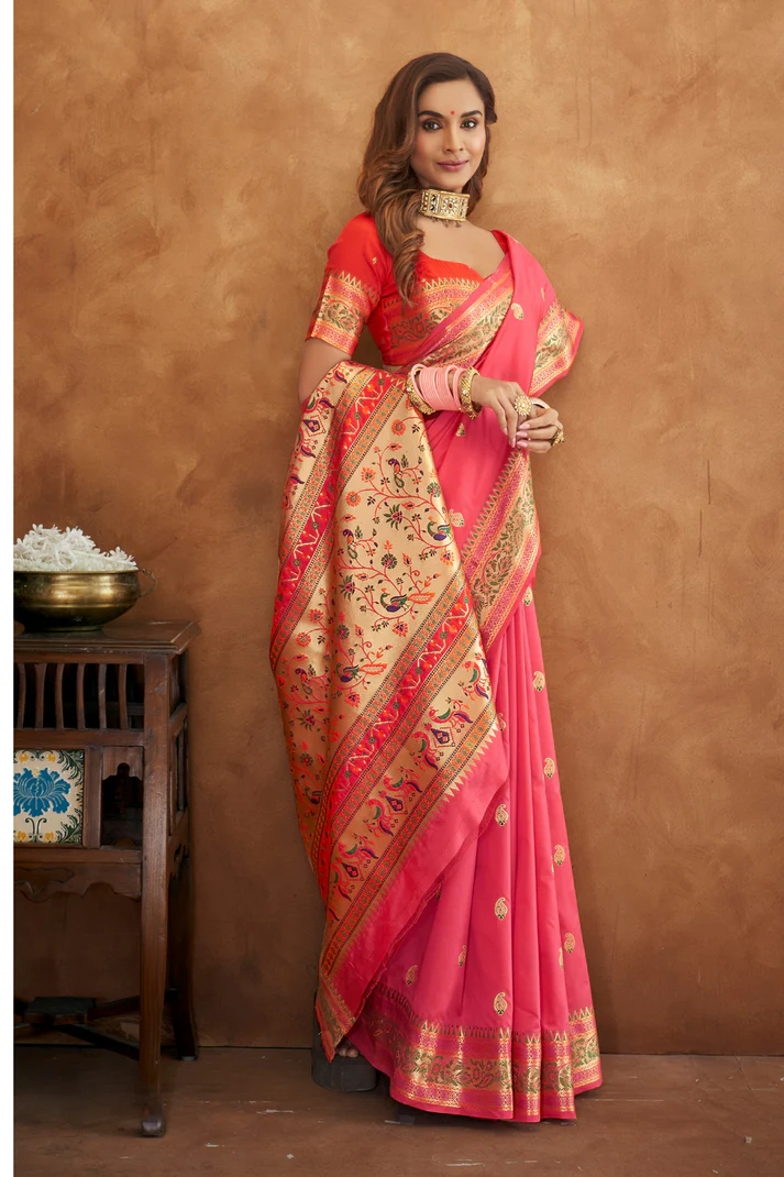 Golden Grace Soft Banarasi Silk Saree with Rich Pallu Design - Image 11