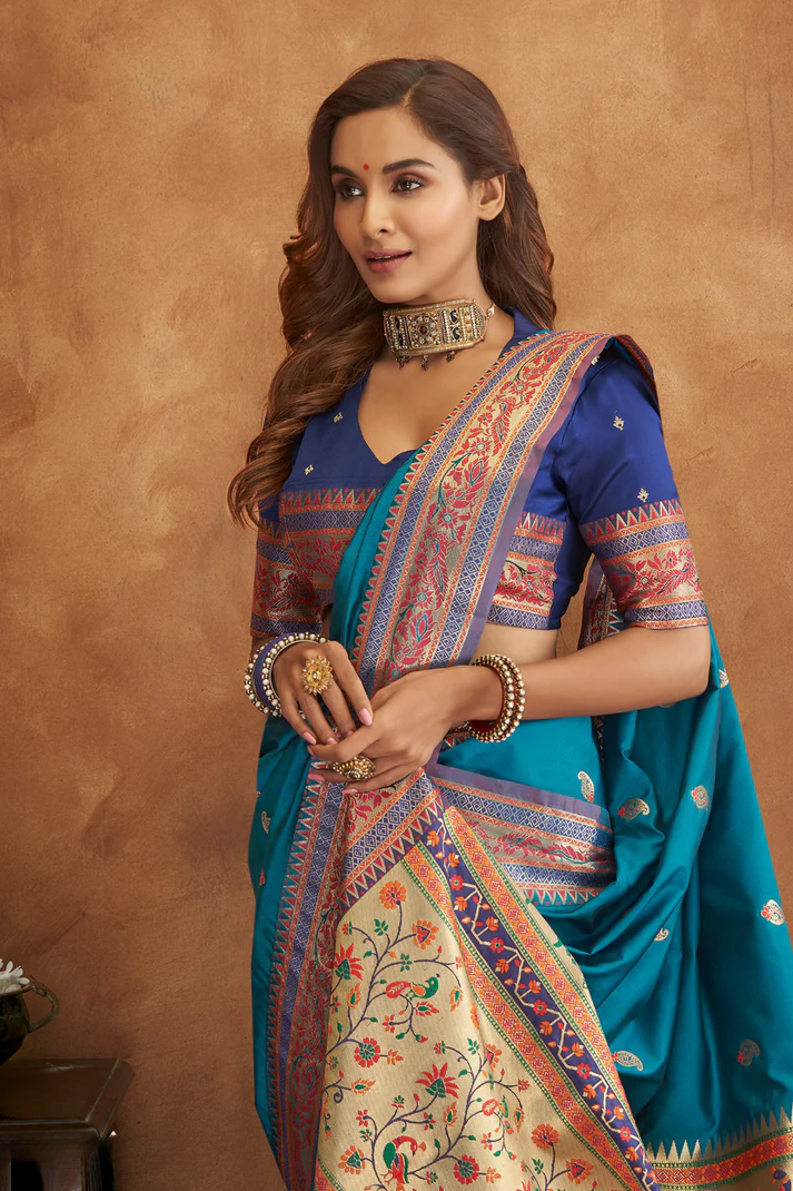 Golden Grace Soft Banarasi Silk Saree with Rich Pallu Design - Image 14