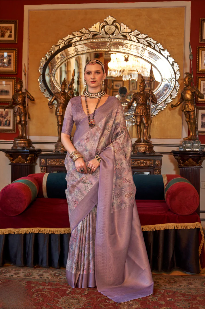 Traditional Woven Silk Blend Saree in Kanjivaram Design - Image 16