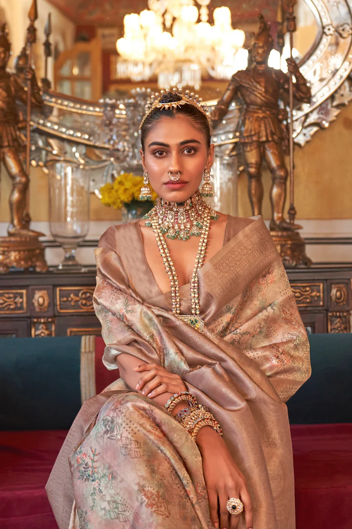 Traditional Woven Silk Blend Saree in Kanjivaram Design - Image 30