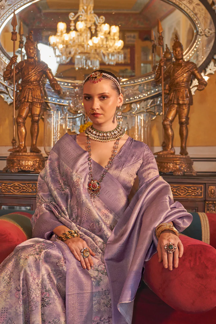 Traditional Woven Silk Blend Saree in Kanjivaram Design - Image 5