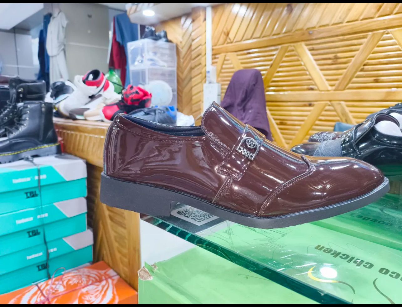 Partyware New Style Comfortable and Light Weight Formal Casual Shining Shoes For Men - Image 3